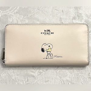 Coach x Peanuts Snoopy Continental Wallet (NWOT)
